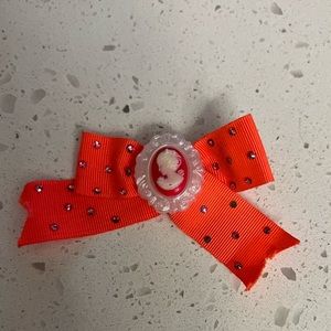 Tarina Tarantino hair clip